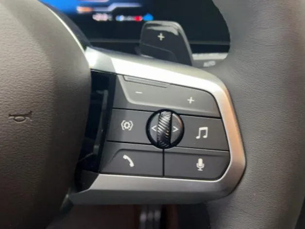 BMW X2 U10 20i sDrive paddles
