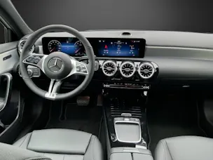 MERCEDES-BENZ A 200 Night Star 7G-DCT