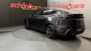 Tesla Model Y Long Range Premium AWD