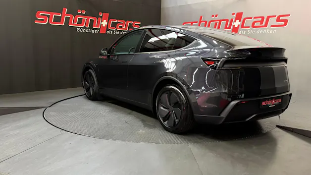 Tesla Model Y Long Range Premium AWD
