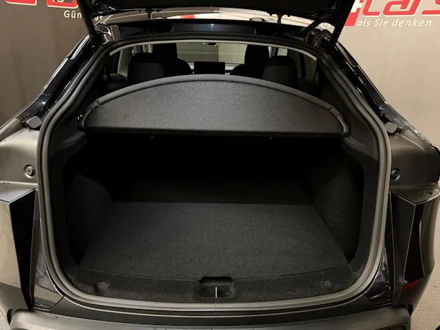 Tesla Model Y Long Range Premium AWD