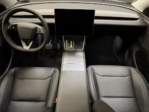 Tesla Model Y Long Range Premium AWD