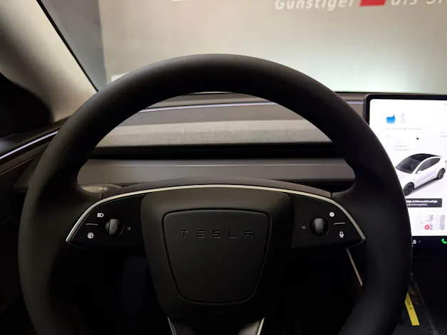 Tesla Model Y Long Range Premium AWD