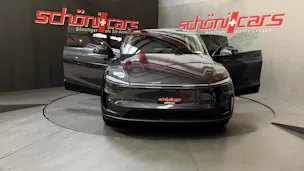 Tesla Model Y Long Range Premium AWD