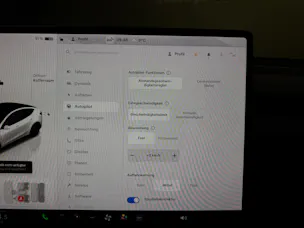 Tesla Model Y Long Range Premium AWD