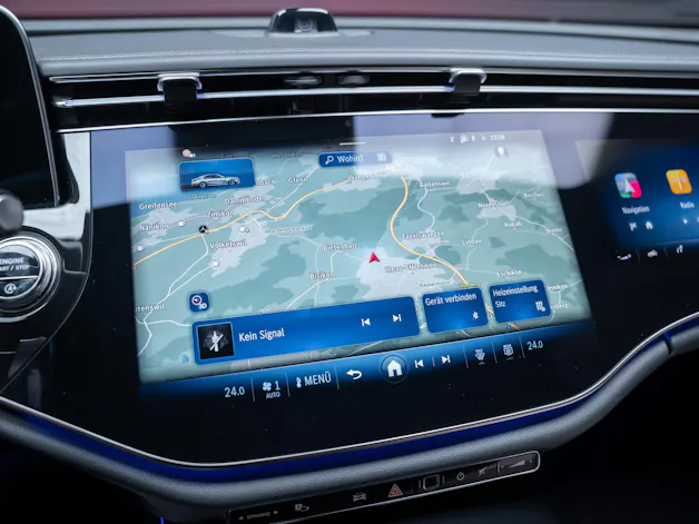 MERCEDES-BENZ E 220 d AMG Line / Hyperscreen / 360°Kamera / Burmester