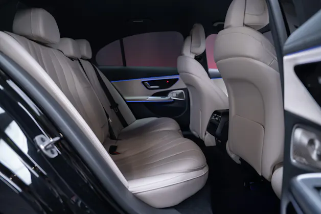 MERCEDES-BENZ E 220 d AMG Line / Hyperscreen / 360°Kamera / Burmester