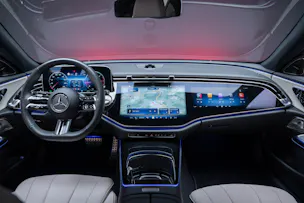 MERCEDES-BENZ E 220 d AMG Line / Hyperscreen / 360°Kamera / Burmester