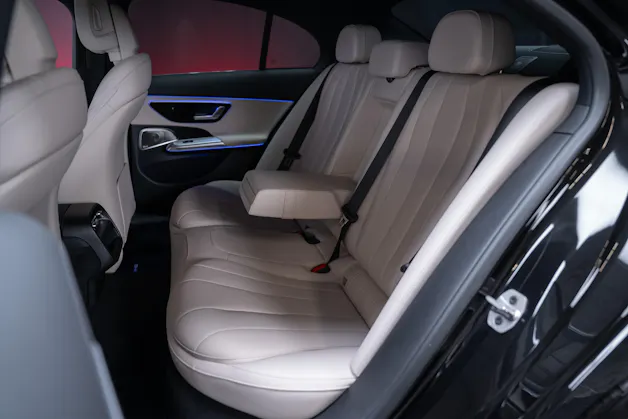 MERCEDES-BENZ E 220 d AMG Line / Hyperscreen / 360°Kamera / Burmester