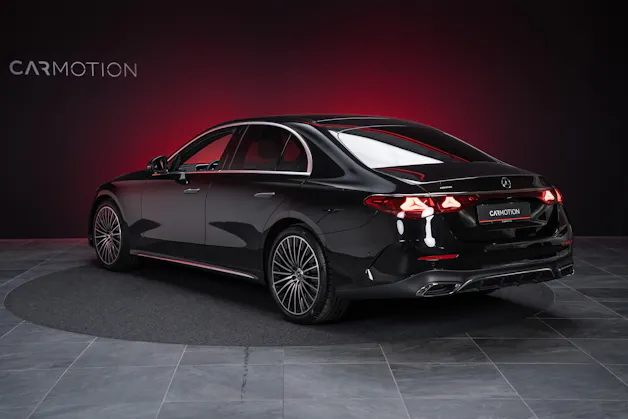 MERCEDES-BENZ E 220 d AMG Line / Hyperscreen / 360°Kamera / Burmester