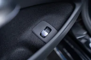 MERCEDES-BENZ E 220 d AMG Line / Hyperscreen / 360°Kamera / Burmester