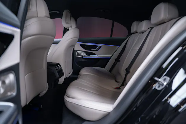 MERCEDES-BENZ E 220 d AMG Line / Hyperscreen / 360°Kamera / Burmester