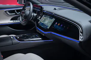 MERCEDES-BENZ E 220 d AMG Line / Hyperscreen / 360°Kamera / Burmester