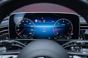 MERCEDES-BENZ E 220 d AMG Line / Hyperscreen / 360°Kamera / Burmester