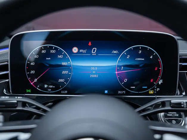 MERCEDES-BENZ E 220 d AMG Line / Hyperscreen / 360°Kamera / Burmester