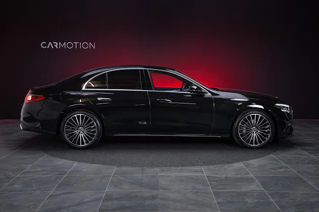 MERCEDES-BENZ E 220 d AMG Line / Hyperscreen / 360°Kamera / Burmester