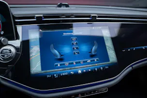 MERCEDES-BENZ E 220 d AMG Line / Hyperscreen / 360°Kamera / Burmester
