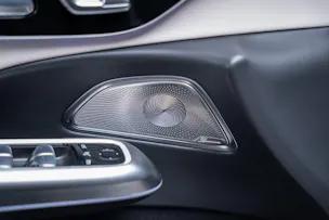 MERCEDES-BENZ E 220 d AMG Line / Hyperscreen / 360°Kamera / Burmester