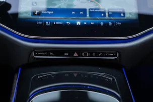 MERCEDES-BENZ E 220 d AMG Line / Hyperscreen / 360°Kamera / Burmester