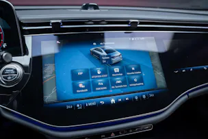 MERCEDES-BENZ E 220 d AMG Line / Hyperscreen / 360°Kamera / Burmester