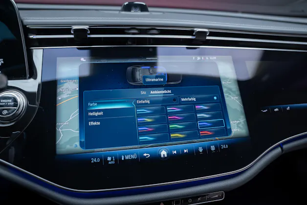 MERCEDES-BENZ E 220 d AMG Line / Hyperscreen / 360°Kamera / Burmester