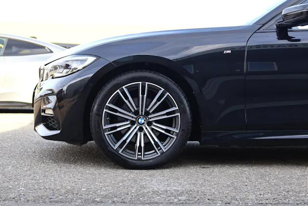 BMW 320d xDrive 48V Touring M Sport Steptronic * LASERLICHT * HEAD-UP DISPLAY * ELEKTRISCHE LEDERSITZE *