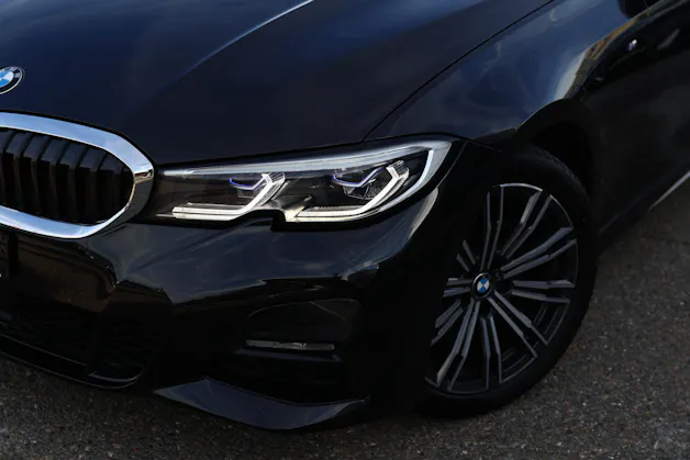 BMW 320d xDrive 48V Touring M Sport Steptronic * LASERLICHT * HEAD-UP DISPLAY * ELEKTRISCHE LEDERSITZE *