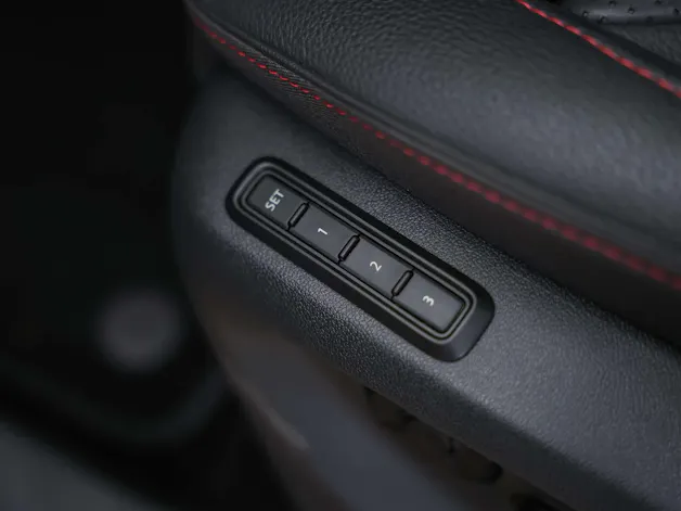 SKODA Kodiaq 2.0 TSI RS 4x4 *Werksgarantie*Head Up*Standheizung*Sitzbelüftung*