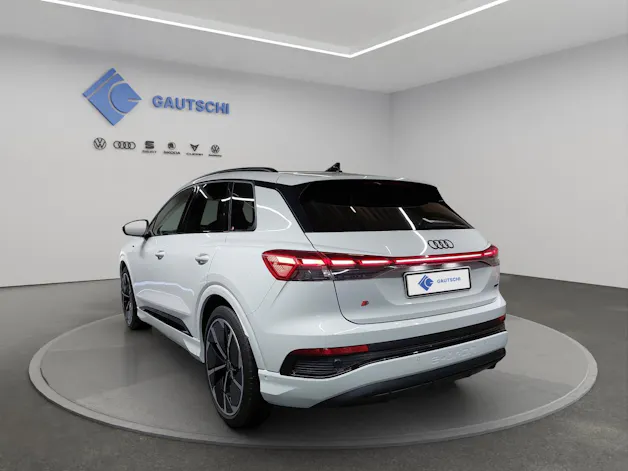 AUDI Q4 e-tron 50 quattro