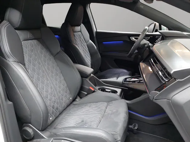 AUDI Q4 e-tron 50 quattro