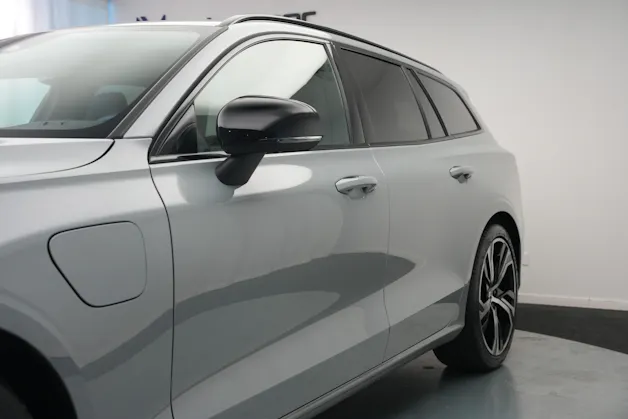 VOLVO V60 T8 eAWD Plug in Hybrid Ultra Dark Geartronic