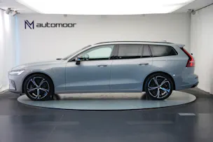 VOLVO V60 T8 eAWD Plug in Hybrid Ultra Dark Geartronic