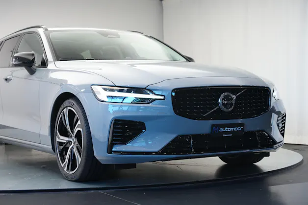 VOLVO V60 T8 eAWD Plug in Hybrid Ultra Dark Geartronic