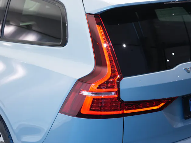 VOLVO V60 T8 eAWD Plug in Hybrid Ultra Dark Geartronic