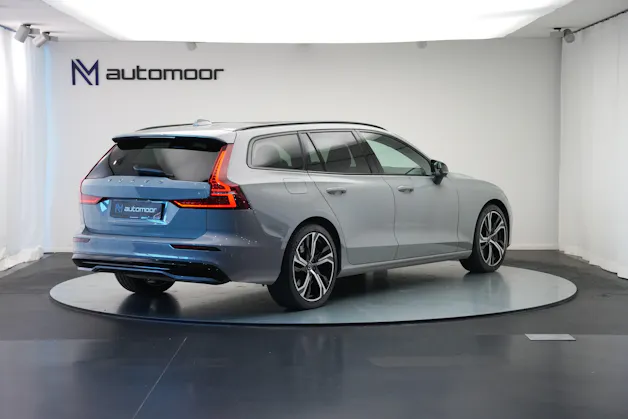 VOLVO V60 T8 eAWD Plug in Hybrid Ultra Dark Geartronic