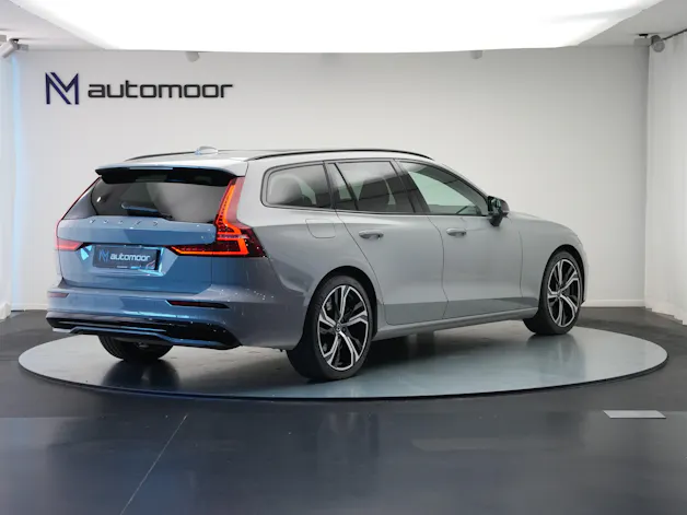 VOLVO V60 T8 eAWD Plug in Hybrid Ultra Dark Geartronic