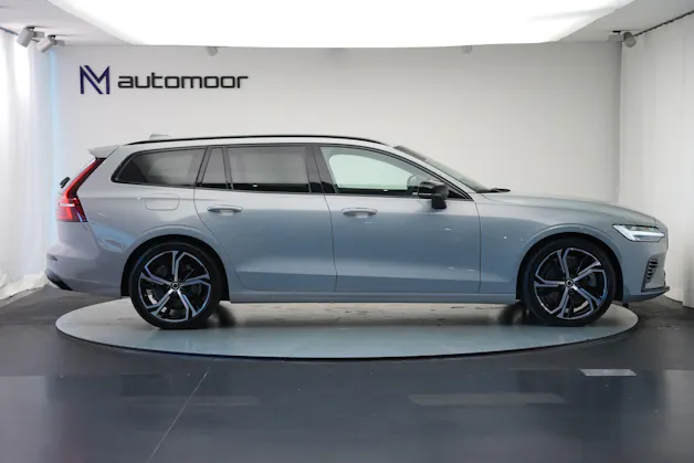 VOLVO V60 T8 eAWD Plug in Hybrid Ultra Dark Geartronic