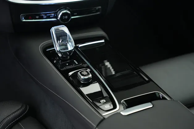 VOLVO V60 T8 eAWD Plug in Hybrid Ultra Dark Geartronic