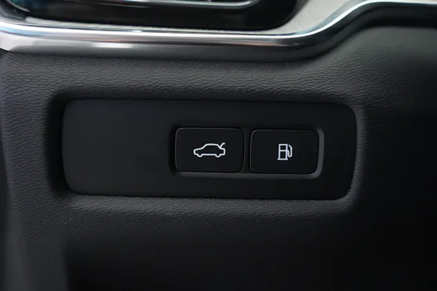 VOLVO V60 T8 eAWD Plug in Hybrid Ultra Dark Geartronic