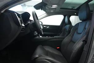 VOLVO V60 T8 eAWD Plug in Hybrid Ultra Dark Geartronic