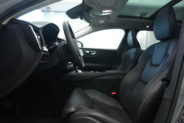 VOLVO V60 T8 eAWD Plug in Hybrid Ultra Dark Geartronic