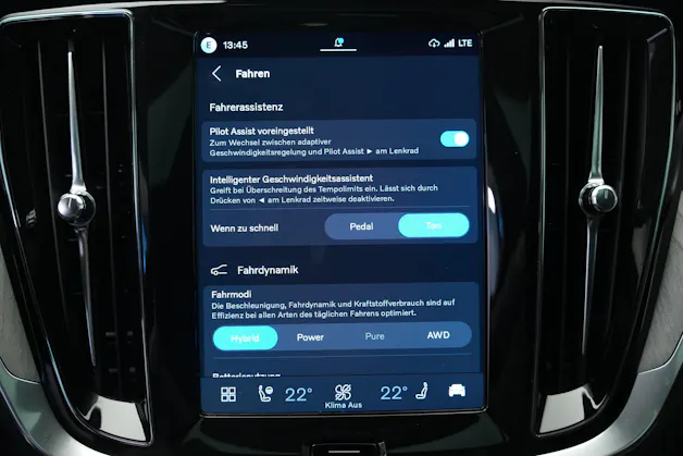 VOLVO V60 T8 eAWD Plug in Hybrid Ultra Dark Geartronic