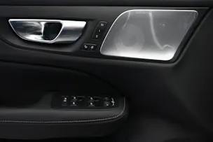 VOLVO V60 T8 eAWD Plug in Hybrid Ultra Dark Geartronic