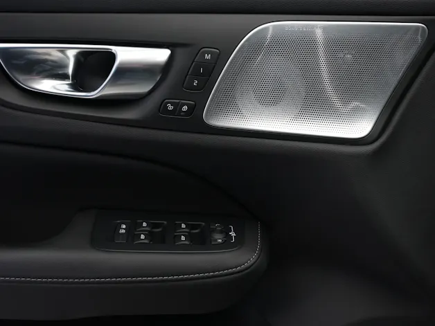 VOLVO V60 T8 eAWD Plug in Hybrid Ultra Dark Geartronic