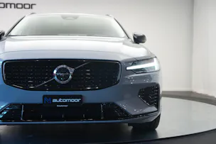 VOLVO V60 T8 eAWD Plug in Hybrid Ultra Dark Geartronic