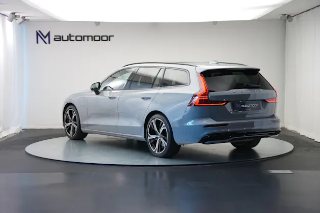 VOLVO V60 T8 eAWD Plug in Hybrid Ultra Dark Geartronic