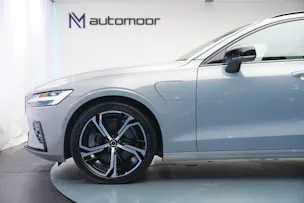 VOLVO V60 T8 eAWD Plug in Hybrid Ultra Dark Geartronic