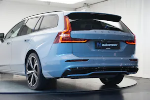 VOLVO V60 T8 eAWD Plug in Hybrid Ultra Dark Geartronic