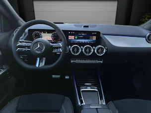 MERCEDES-BENZ GLA 200 Night Star 7G-DCT