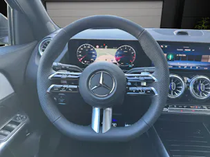 MERCEDES-BENZ GLA 200 Night Star 7G-DCT